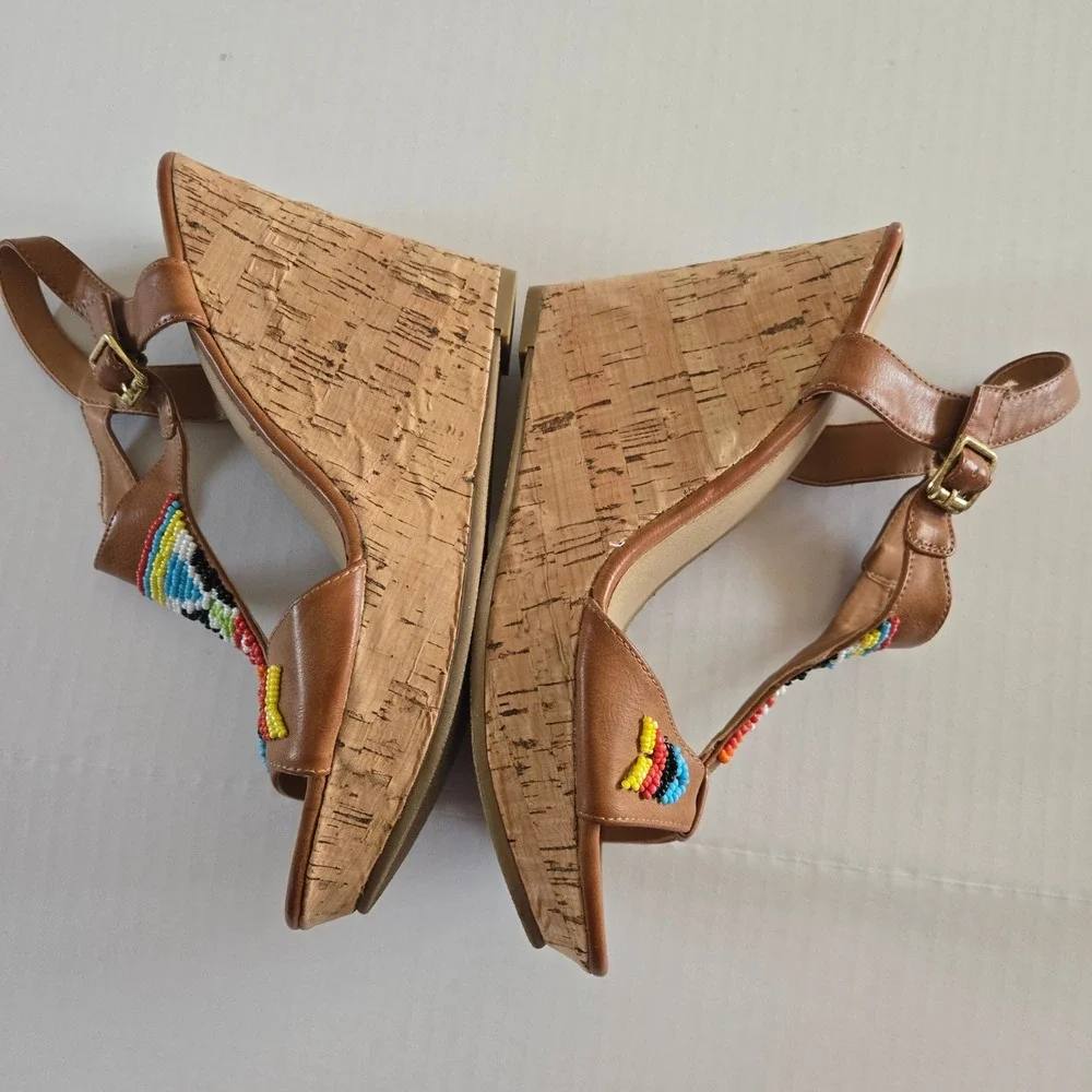 Arizona Jean Co‎ Tan Faux Leather Beaded Wedge Sandals Women Size 9